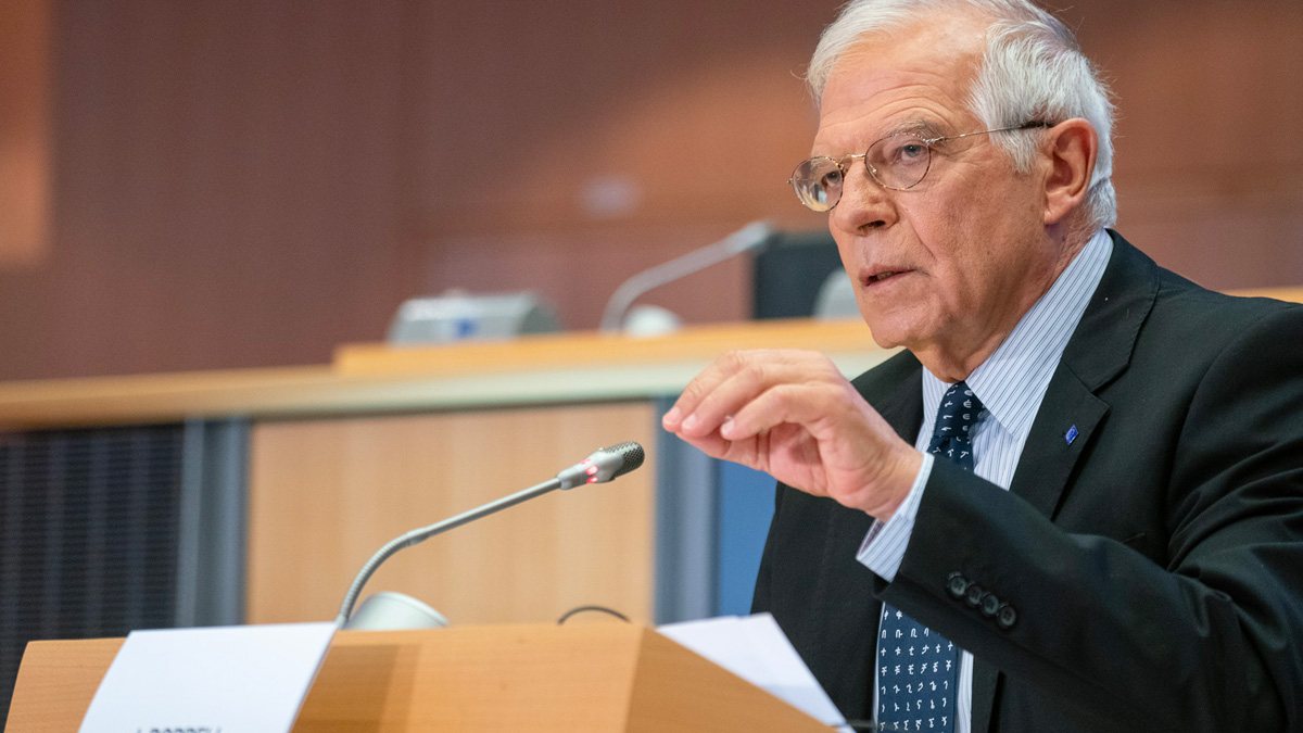 Borrell: "La Russia ha commesso un crimine di guerra bloccando le esportazioni di grano ucraine"