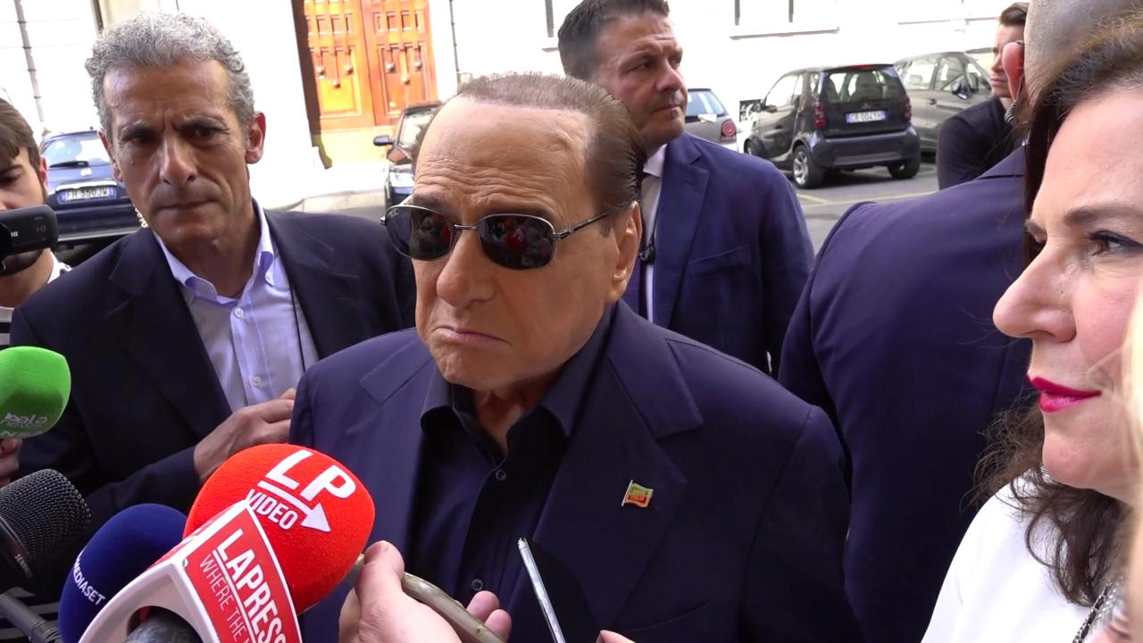 Elezioni, Berlusconi: "Una mia candidatura? Vedremo..."