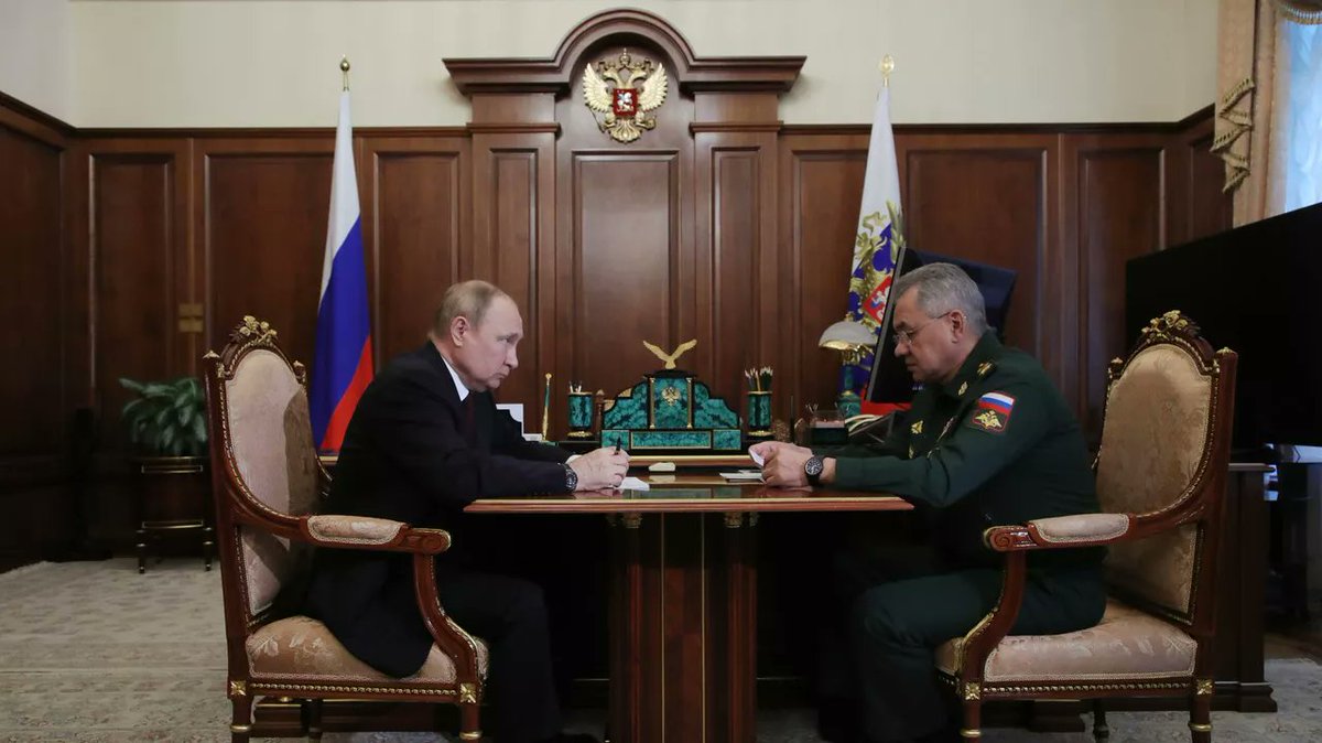 Putin il guerrafondaio si congratula in tv con Shoigu per la vittoria nel Luhansk