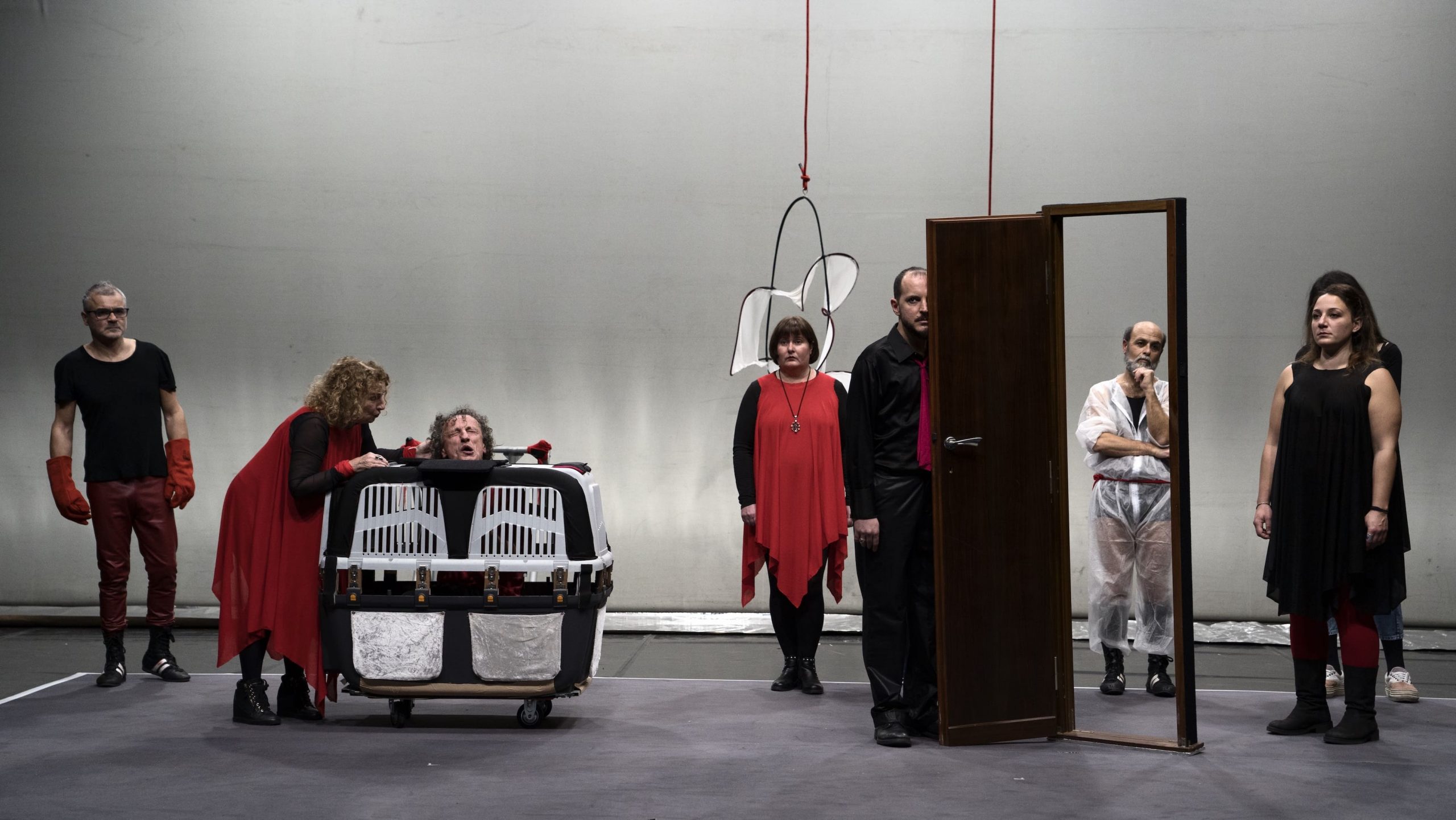 "Hybris" di Antonio Rezza e Flavia Mastrella debutta al Festival dei Due Mondi di Spoleto