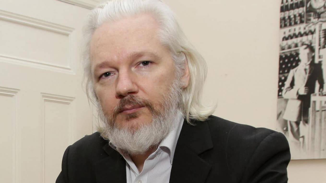 Julian Assange non è solo, è in gioco la democrazia