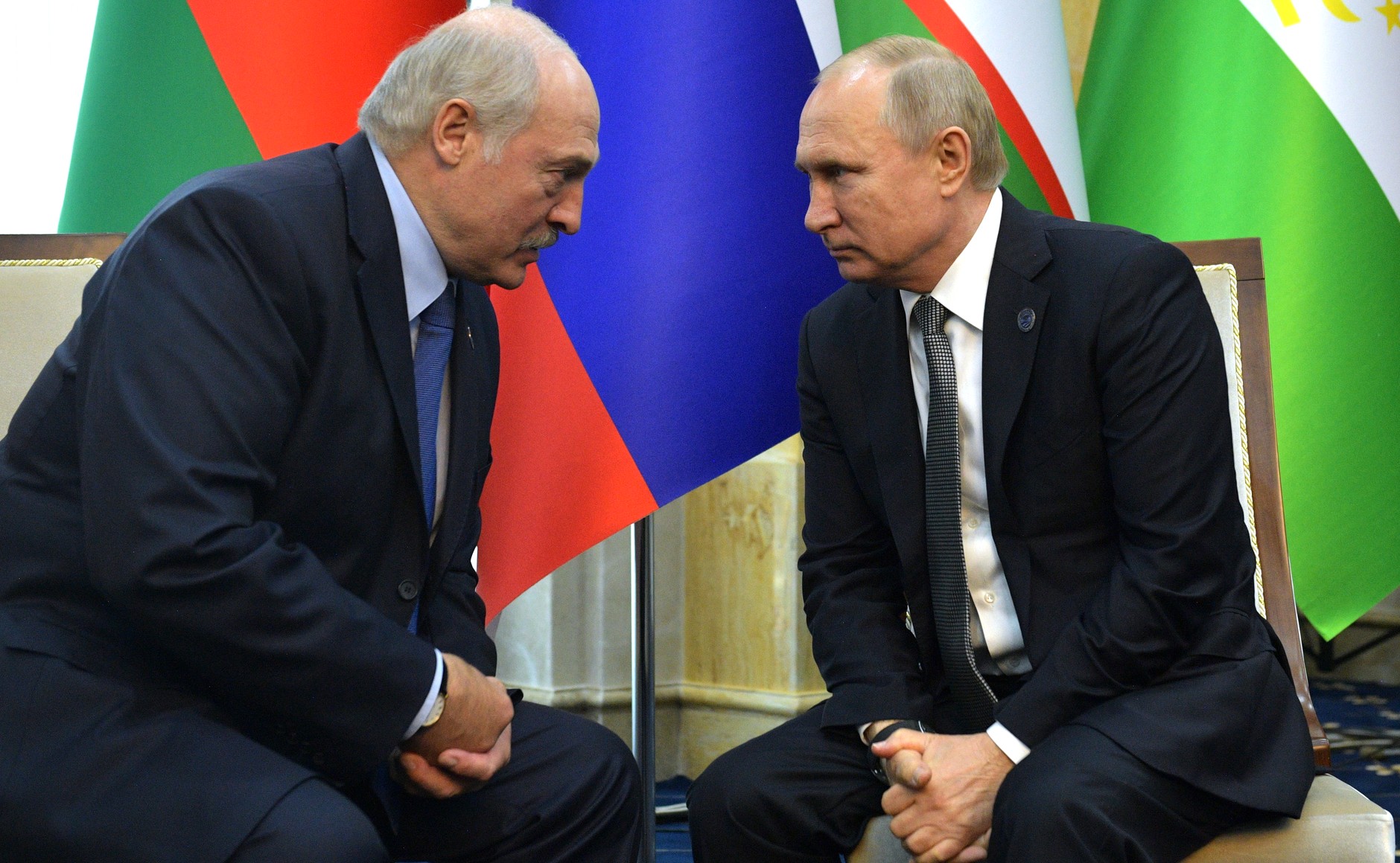 Putin: "Le pressioni dell'Occidente ci spingono ad accelerare il processo di unificazione con la Bielorussia"