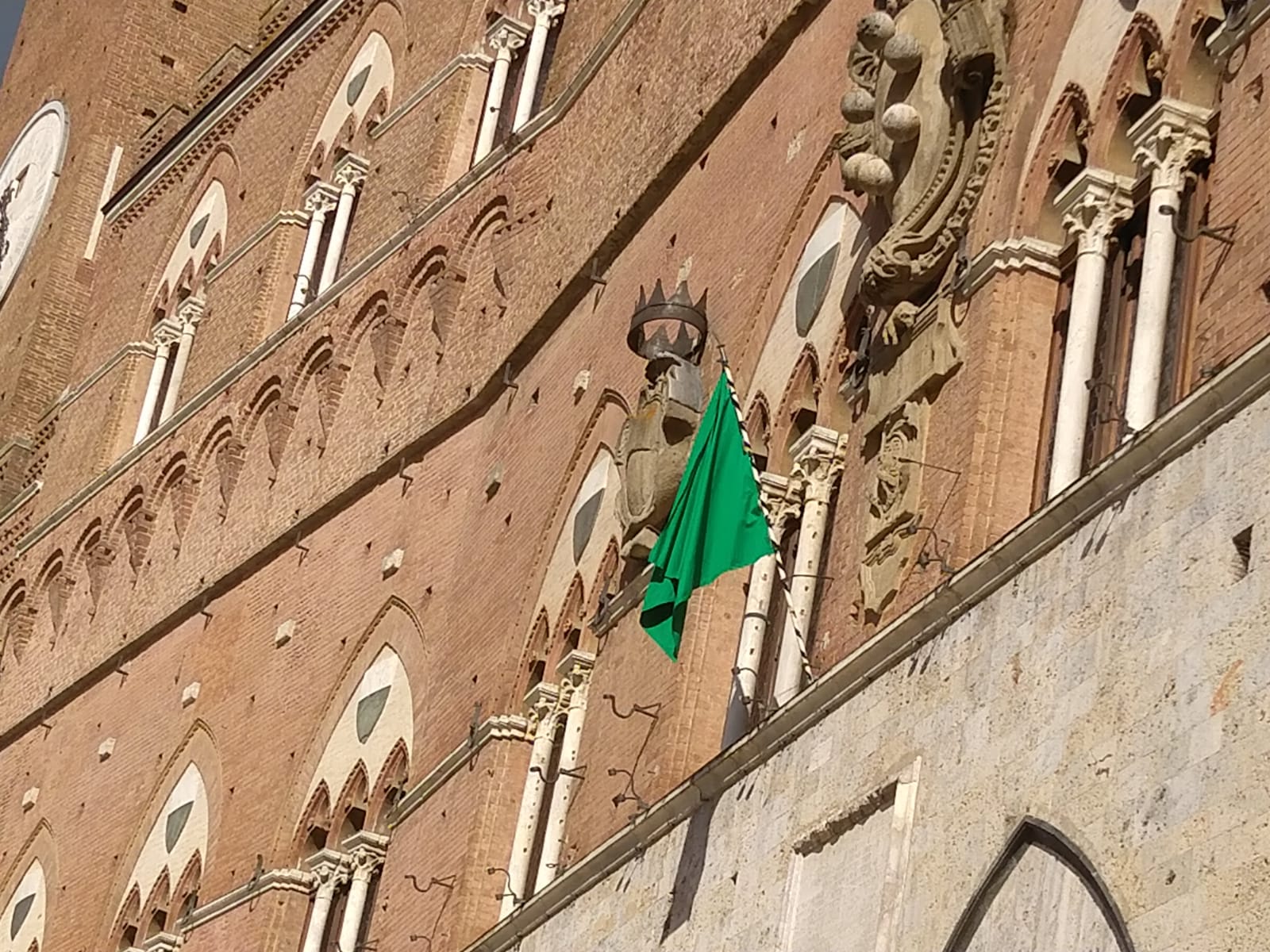 Siena, bandiera verde per il Palio del 16 agosto: è stato rinviato a domani