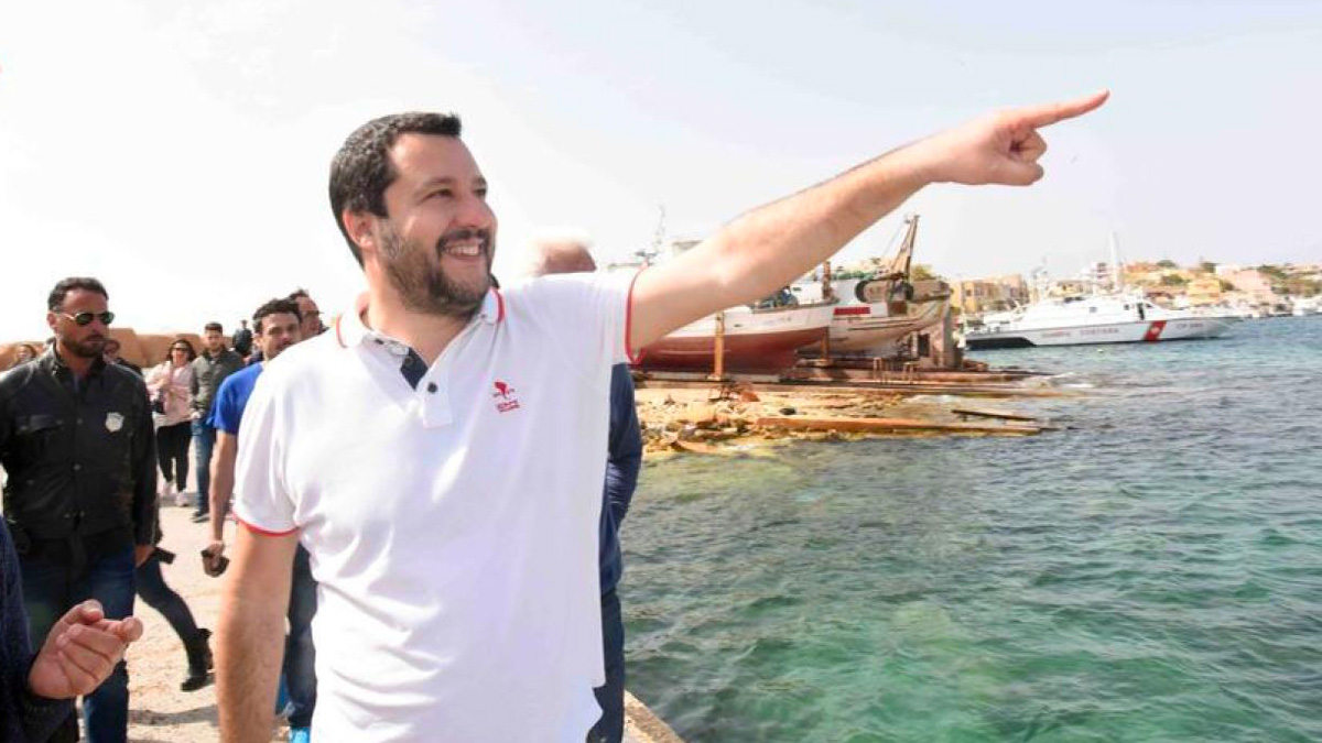 Elezioni, Salvini: "Letta e Calenda pontificano su twitter, io incontro la gente"