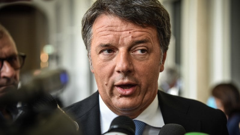 Renzi ancora veleno sul Pd: "Letta è masochista, sta facendo una campagna efficace per Meloni"