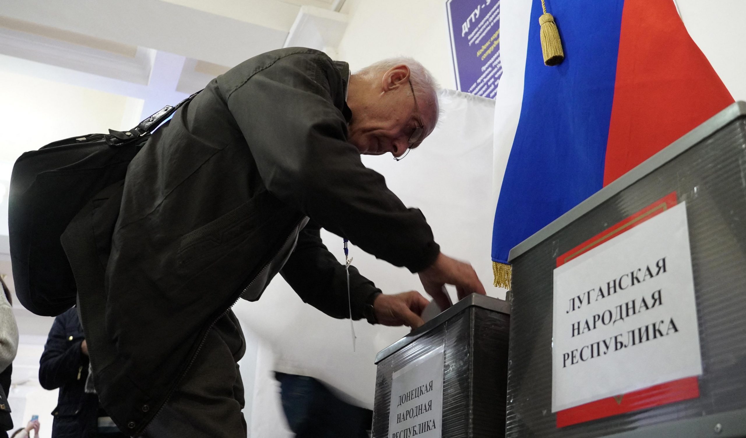 La Russia elogia i pupazzi prezzolati: "Osservatori internazionali riconoscono la correttezza del referendum"