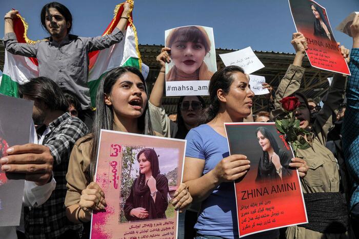 ll regime iraniano uccide 92 manifestati durante le proteste per l'omicidio di Mahsa Amini