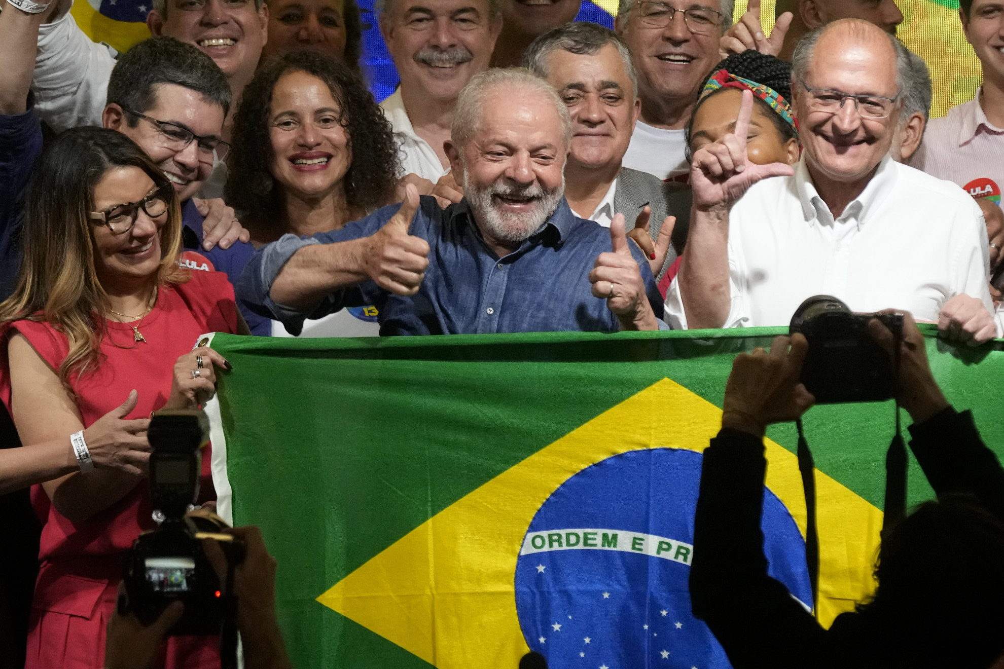 Lula: "Indossate la maglia della nazionale, è di tutti e non della destra"