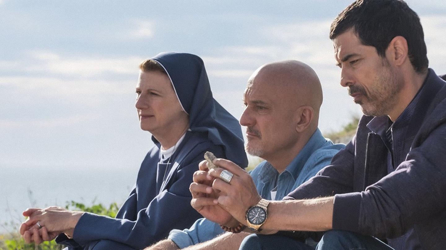 Non c’è più religione: trama del film con Claudio Bisio, Angela Finocchiaro e Alessandro Gassmann