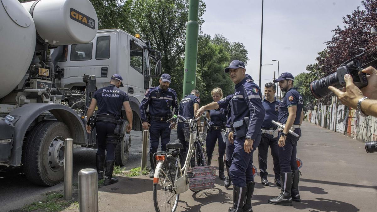 Investita da una betoniera mentre era in bicicletta: morta una donna di 60 anni