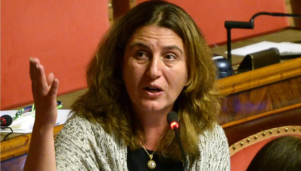 Catalfo (M5s) accusa il governo: "Siamo il primo Paese Ue che non combatte la povertà"