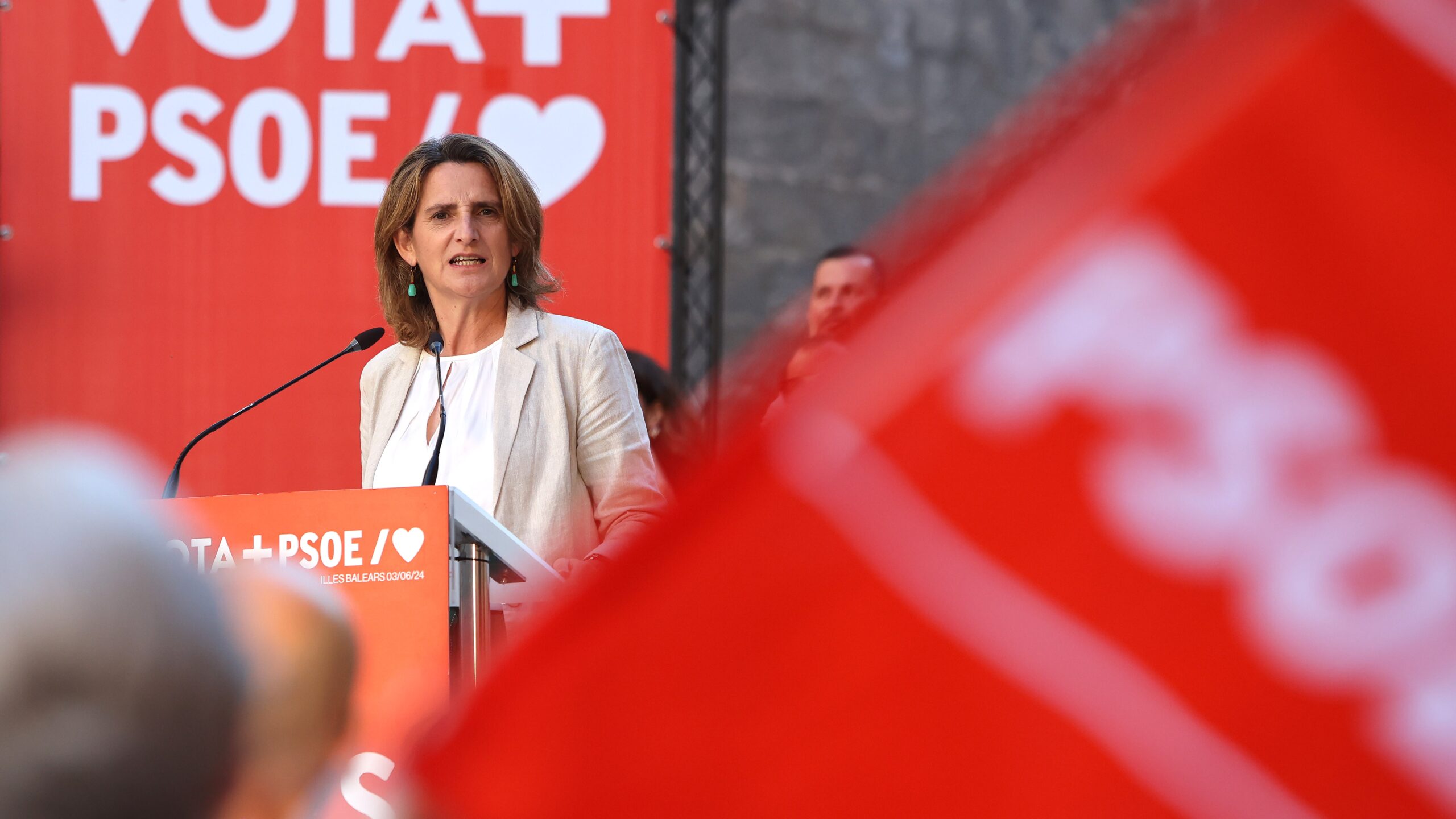 Europee, la capolista Psoe: "Meloni come Vox, non esiste un'ultradestra buona"