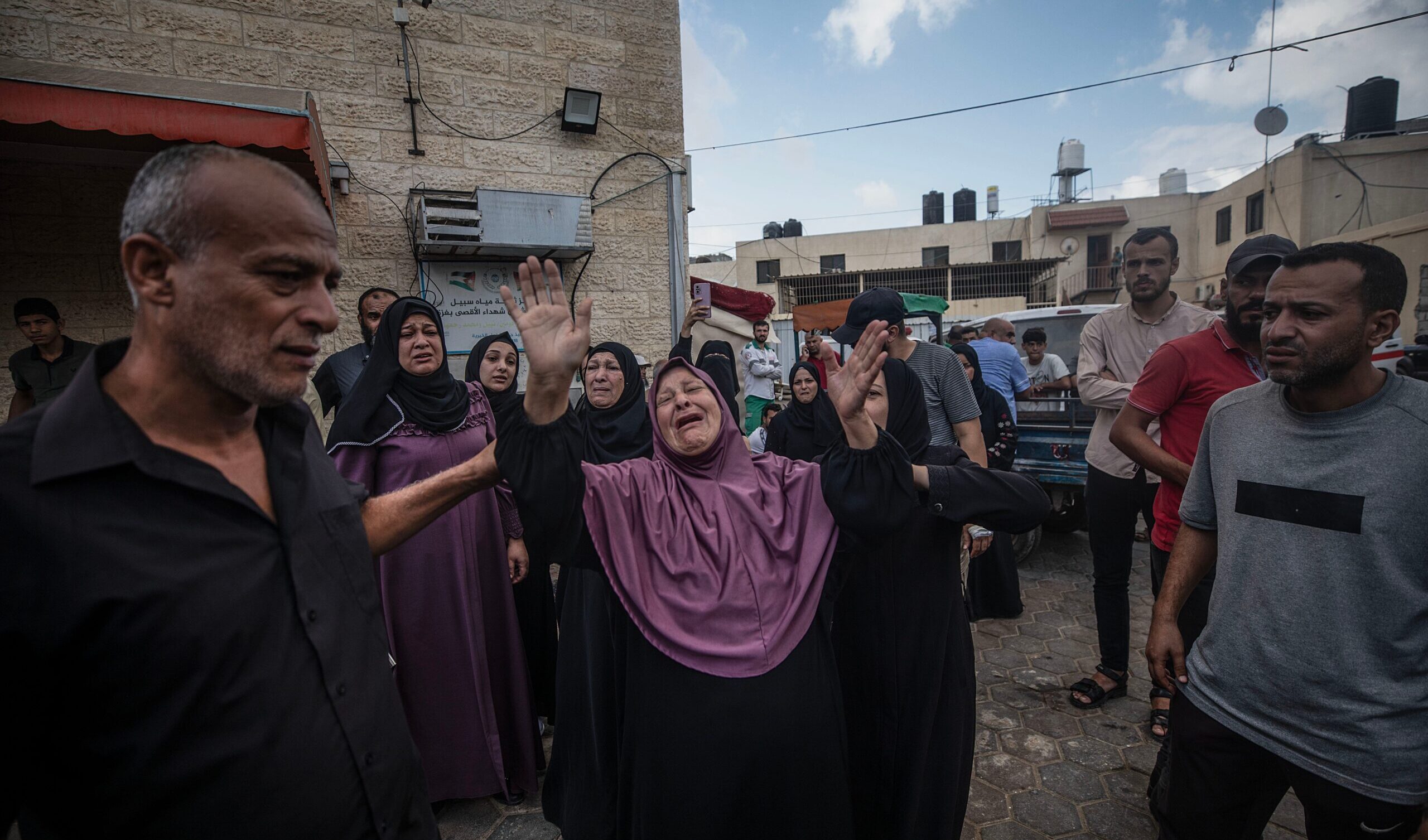 Gaza, nuova strage: Israele uccide altri 60 palestinesi compresi gli sfollati rifugiati in una scuola