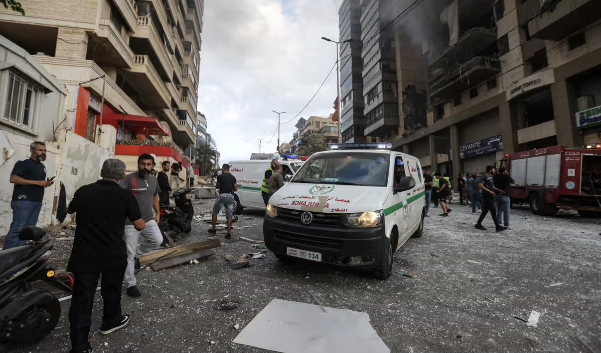 Israele ordina l'evacuazione di altri villaggi nel Libano e minaccia di colpire le ambulanze