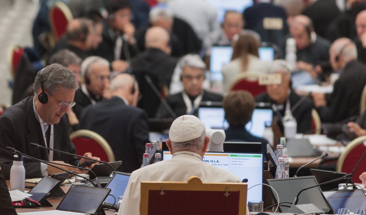 Un sinodo di dialogo e coraggio per una Chiesa che abbraccia il mondo