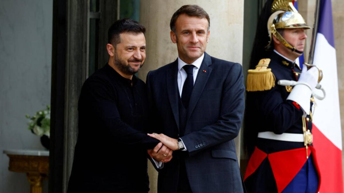 Zelensky a colloquio con Macron, questa sera sarà a Roma dalla Meloni