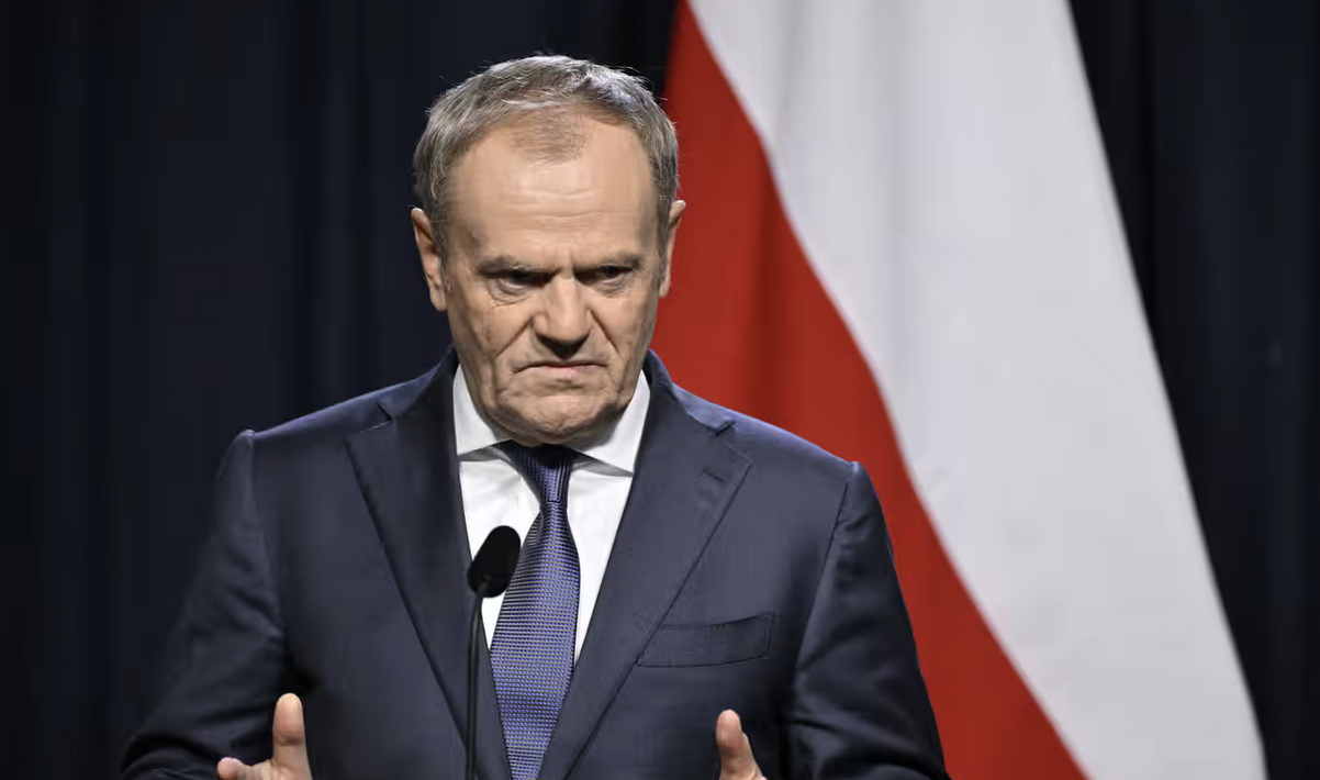 La Polonia rafforza i confini sulla frontiera orientale, Tusk: "Un investimento per la pace"