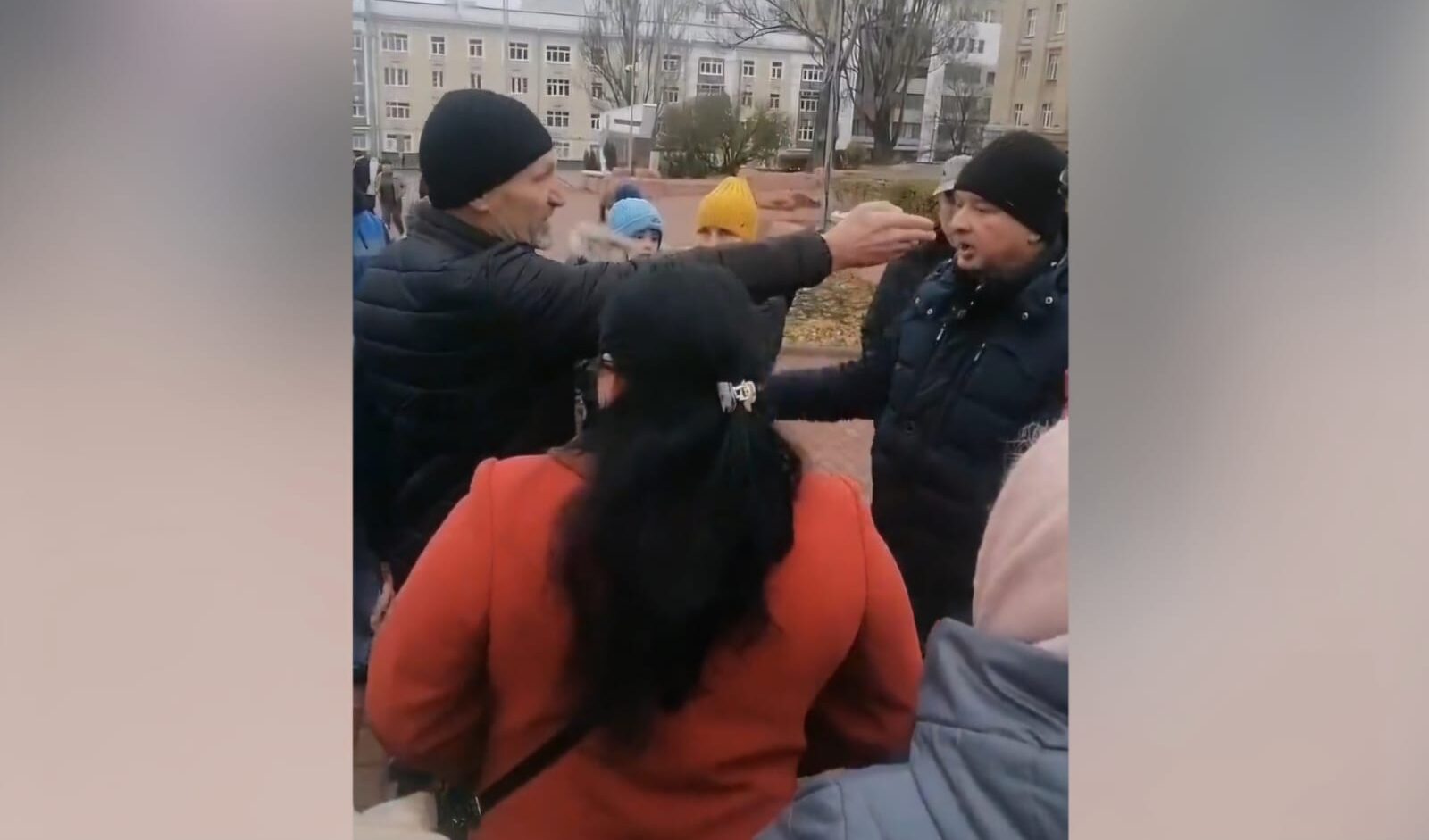 Protesta anti-Putin a Kursk:" Ammettete che siamo in guerra, abbiamo perso la casa e siamo abbandonati"