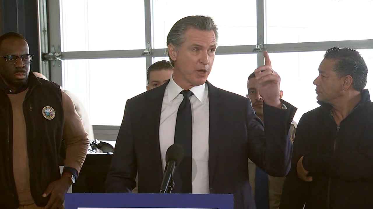 La California sfida Trump: Newsom guida la resistenza su ambiente, diritti, immigrazione e veicoli elettrici