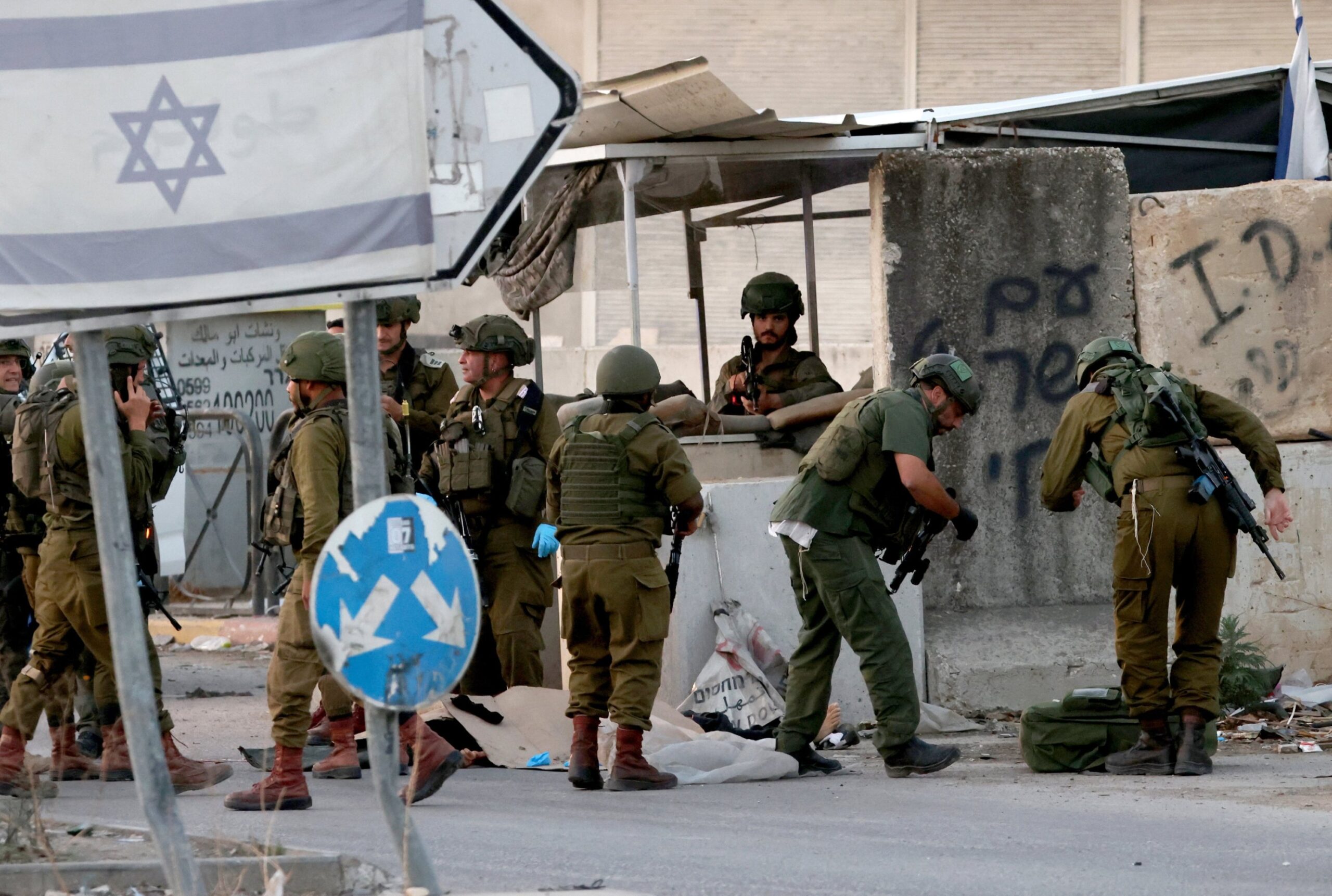 L'esercito israeliano uccide 10 palestinesi in un attacco in Cisgiordania