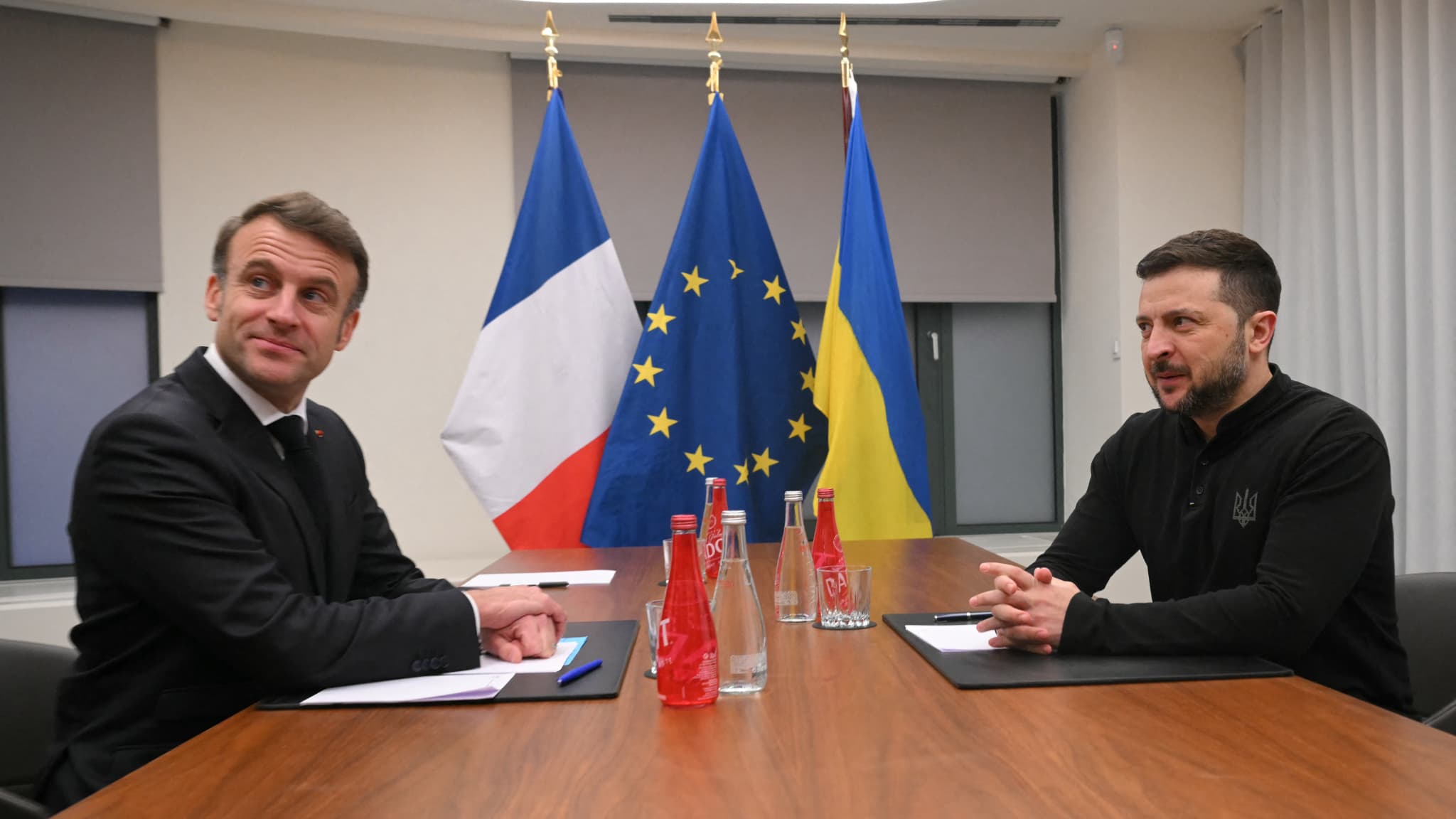 Zelensky e Macron hanno discusso la possibilità che la Francia invii truppe in Ucraina