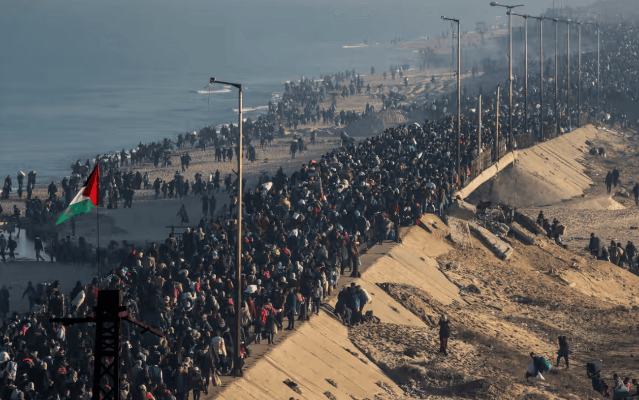 Gaza: migliaia di sfollati palestinesi stanno rientrando nel nord della Striscia