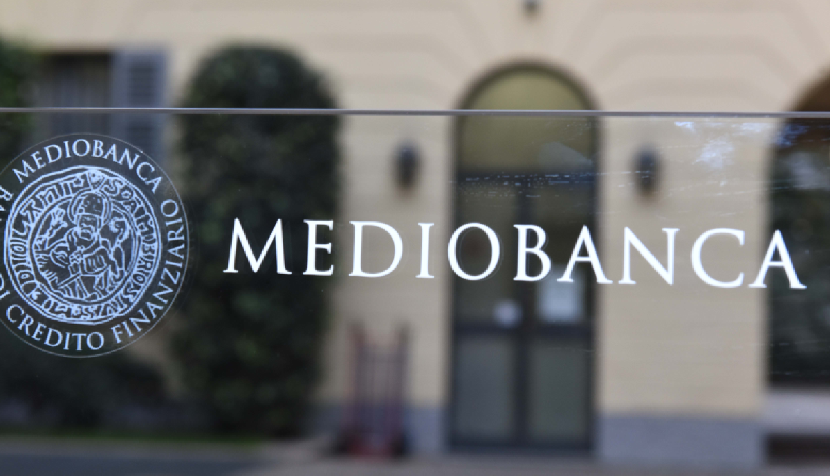 Mediobanca sorprende MPS con utili record 