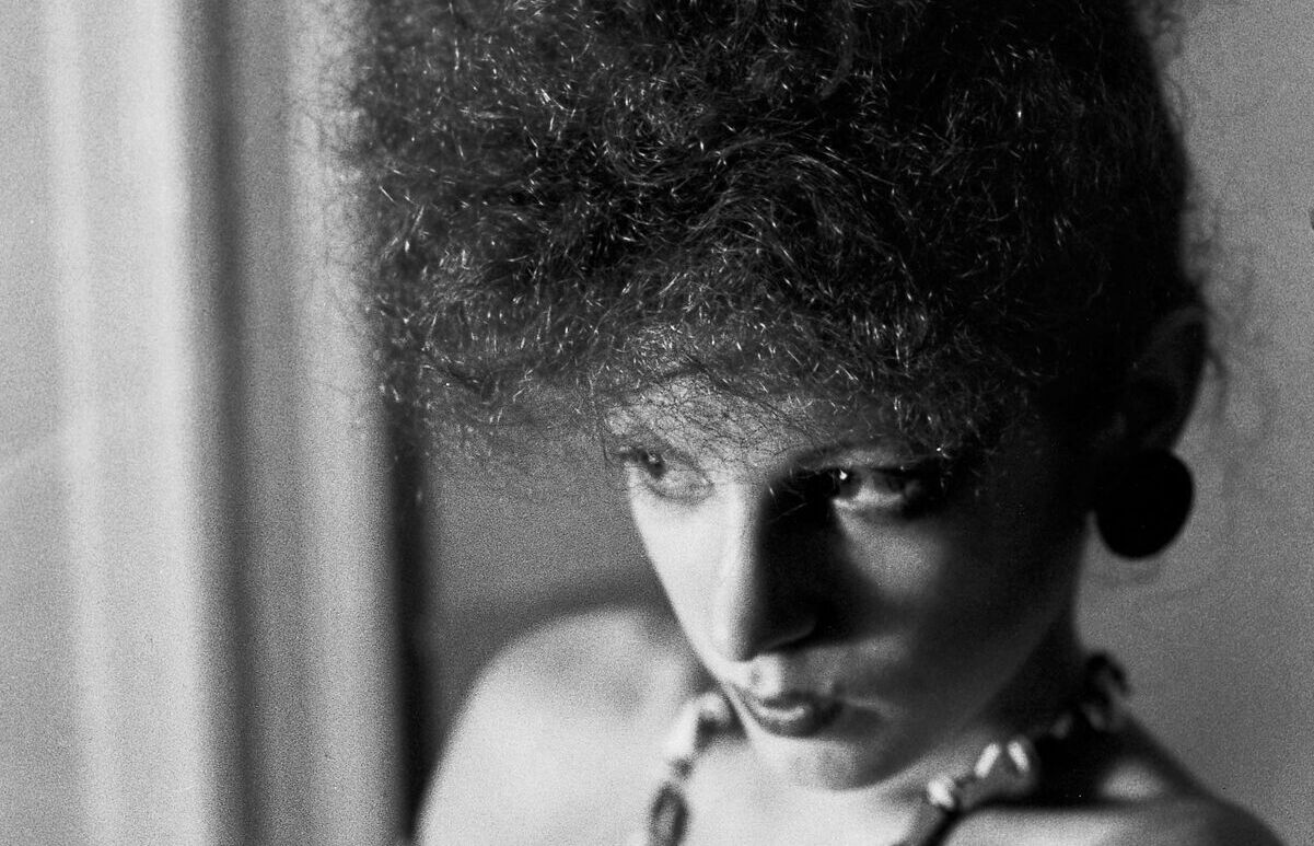 Nan Goldin - Tutta la bellezza e il dolore - Sky Documentaries - recensione di Alessia de Antoniis