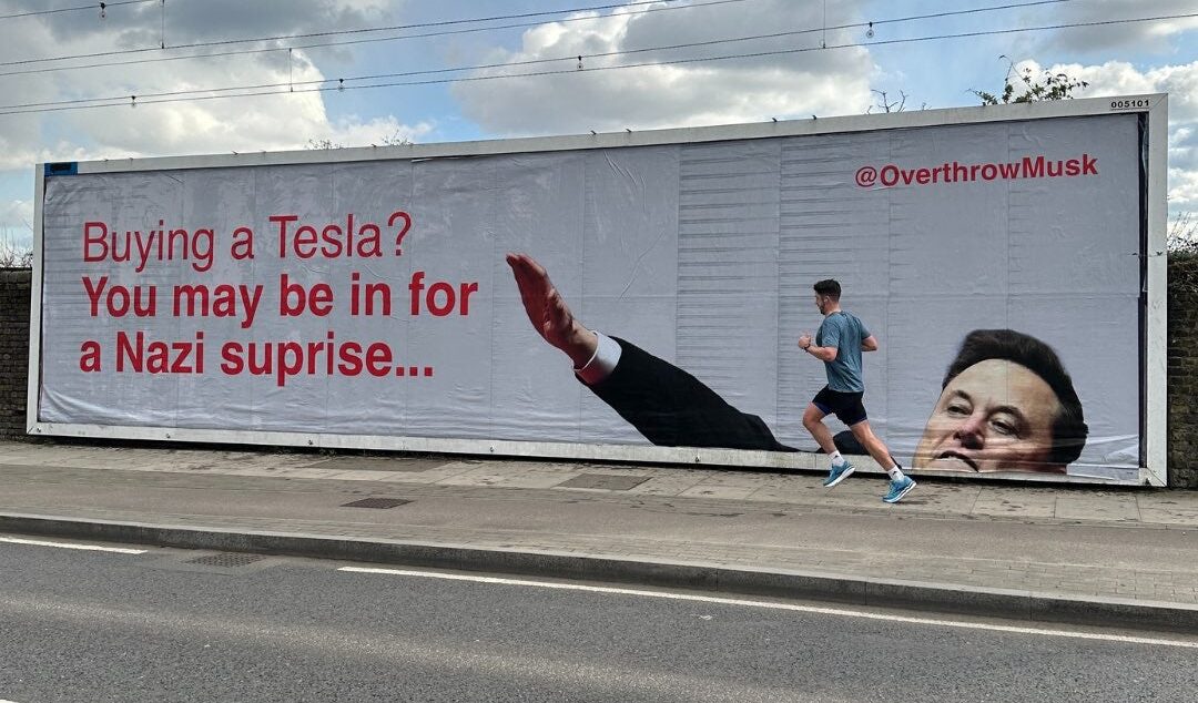 Dilaga la campagna contro la Tesla di Elon Musk: non comprare la 'swasticar"