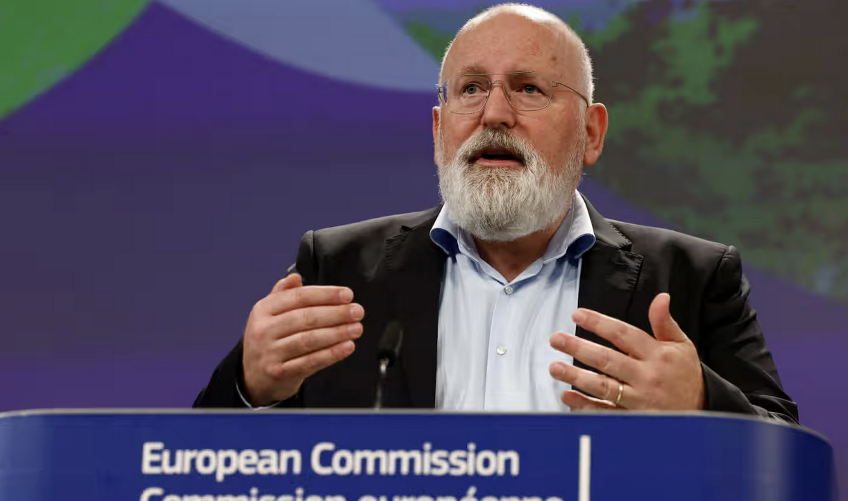 L'ex vice-presidente Ue Timmermans accusa Trump: "Odia l'Europa e ore ripete le linee del Cremlino"